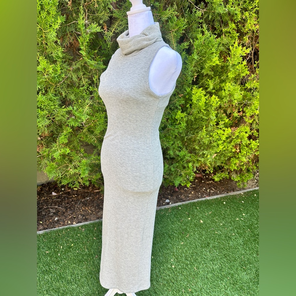 Gray Sleeveless Cowl Neck Sheath Summer Dress - Picture 6 of 7